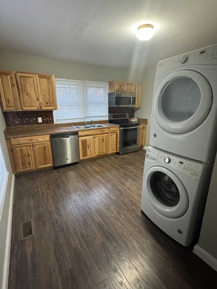 106 Hawaii Ln #1 - Photo 7 of 15