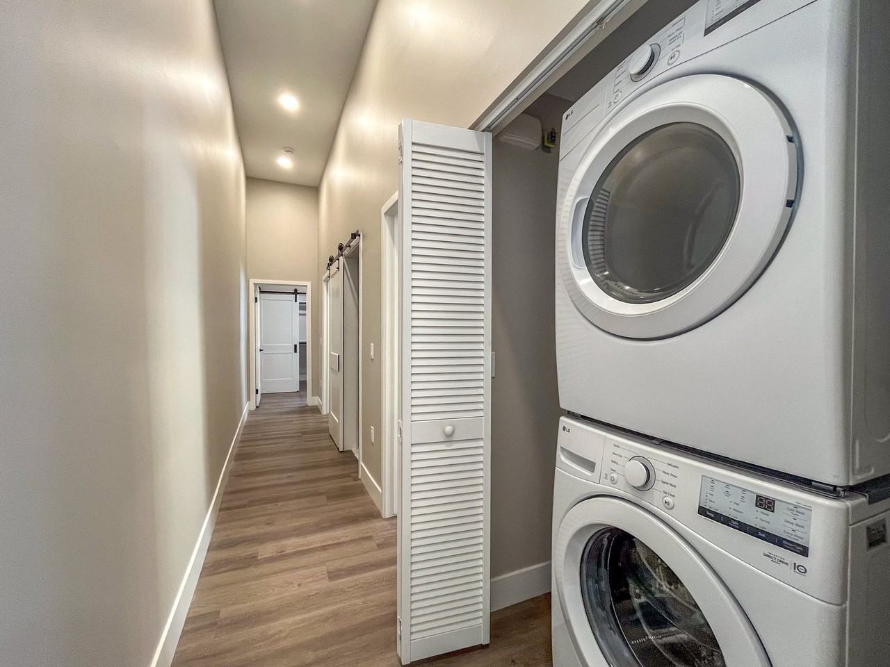 527 Hyde Park Blvd - Photo 3 of 50