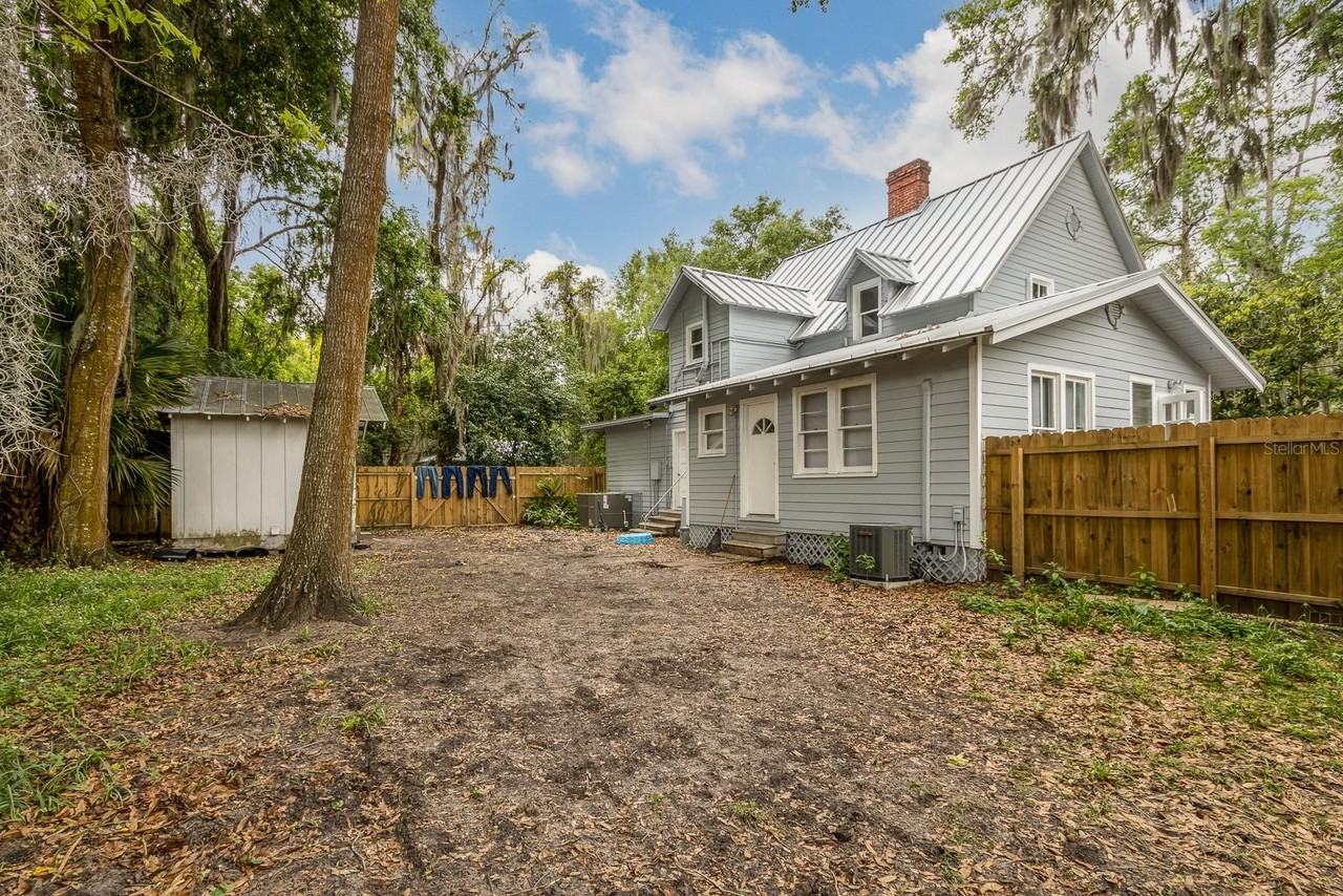 2523 Nw 6th St #3 - Photo 2 of 8