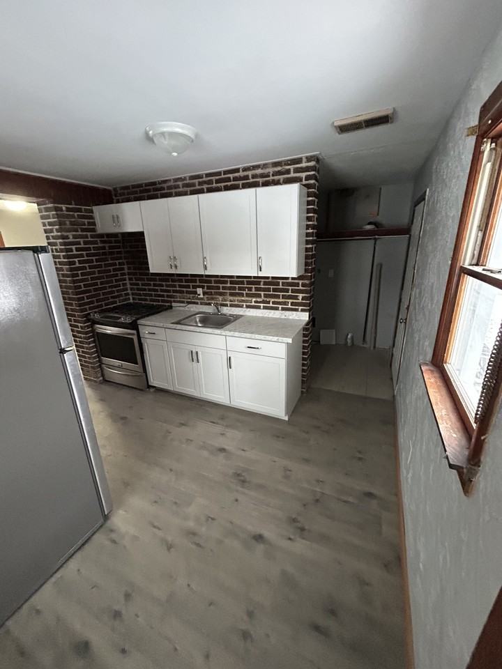 3203 Mcguffey Rd #1 - Photo 4 of 10