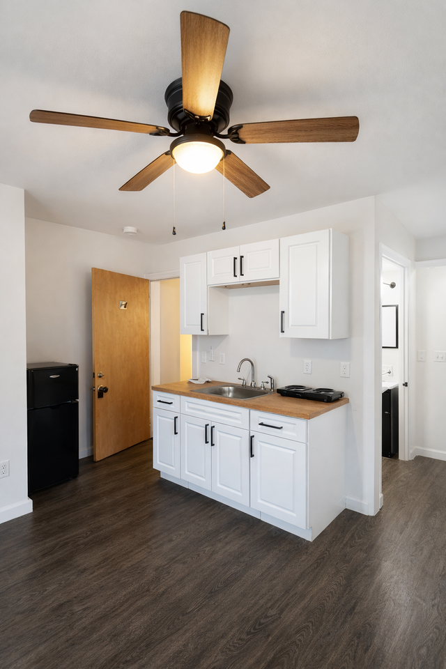 671 E Court St #12 - Photo 2 of 8