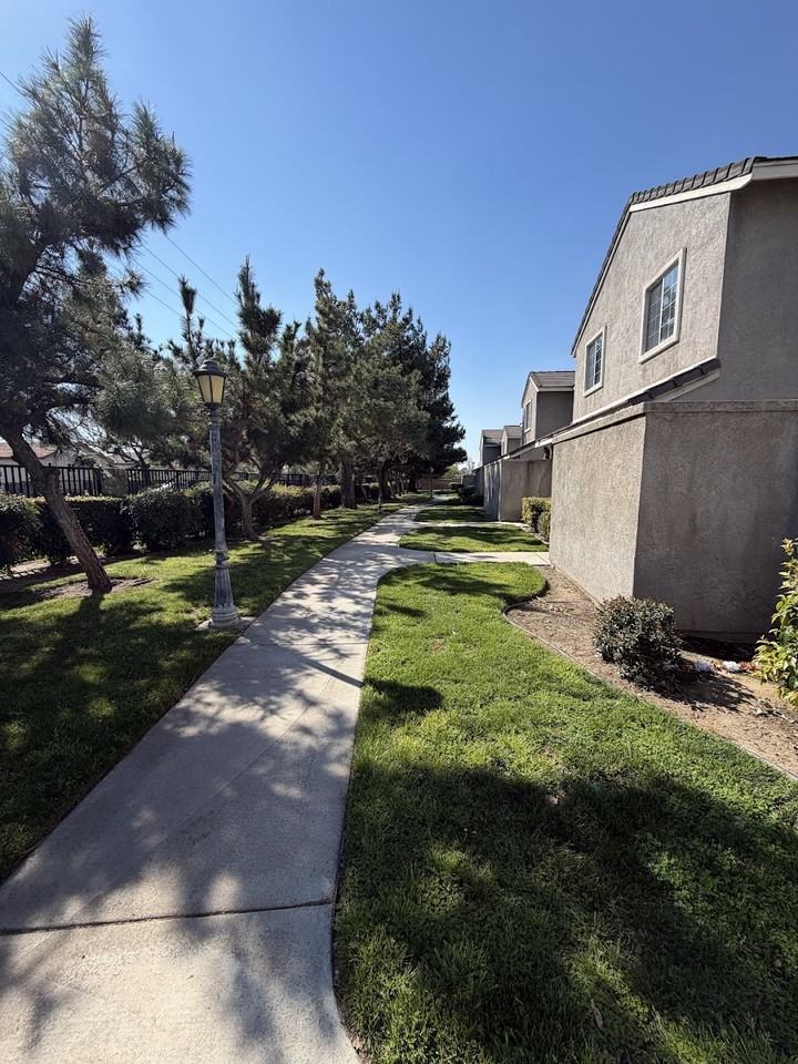 204 W Walnut Ave #1 - Photo 2 of 26