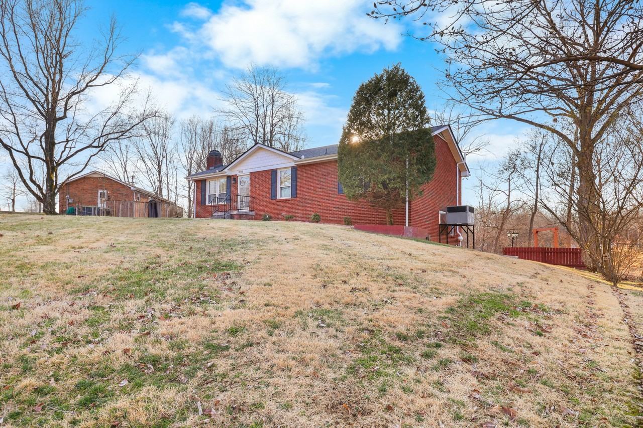 1802 Warren Dr #1 - Photo 4 of 38