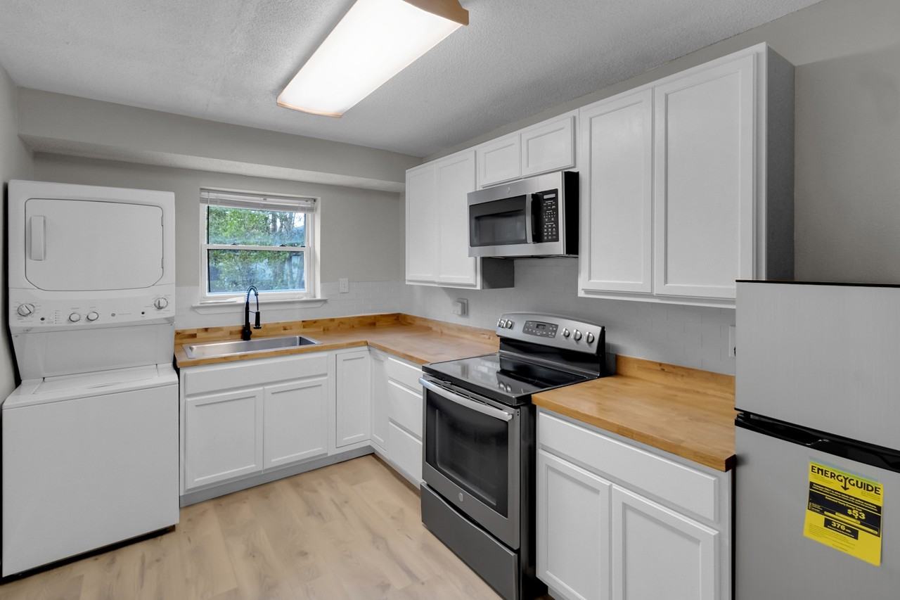 300 Wildwood St #1 - Photo 6 of 8