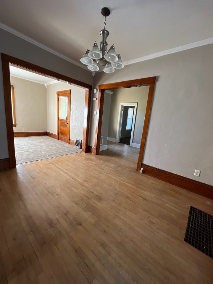 712 Terrace Ave #1 - Photo 7 of 38