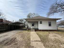 featured image of 323 N Stonewall St #1