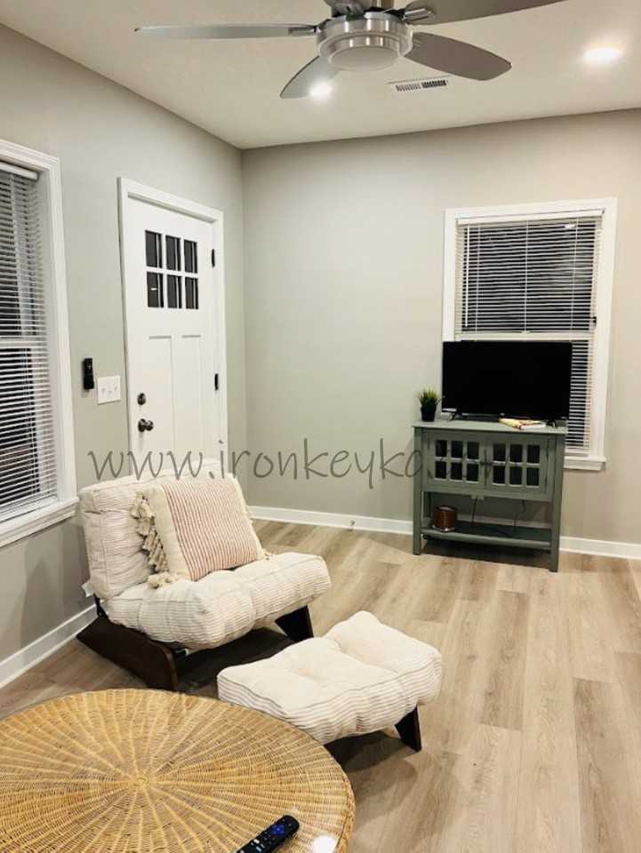 521 S High St #3 - Photo 2 of 9