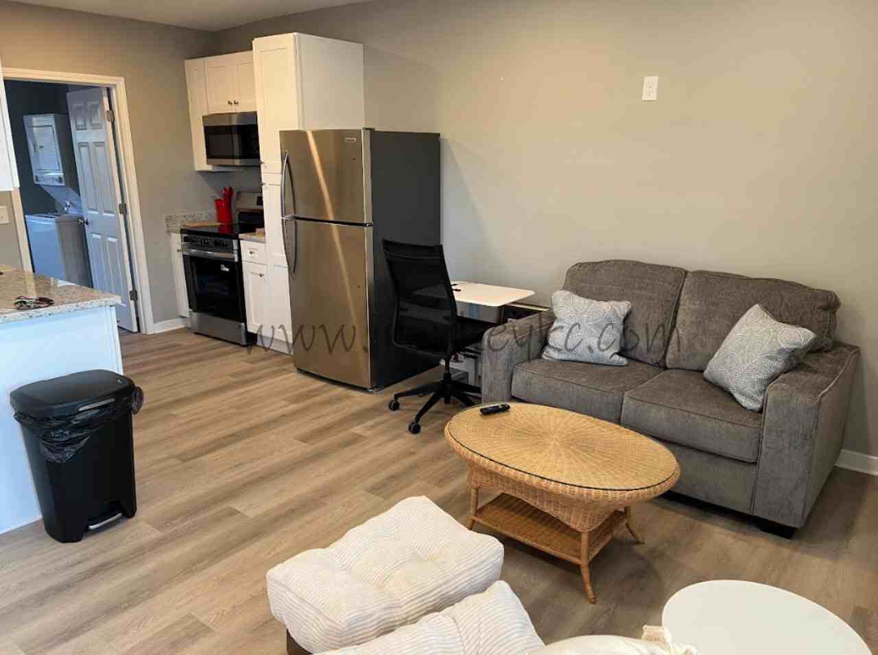 521 S High St #3 - Photo 4 of 9