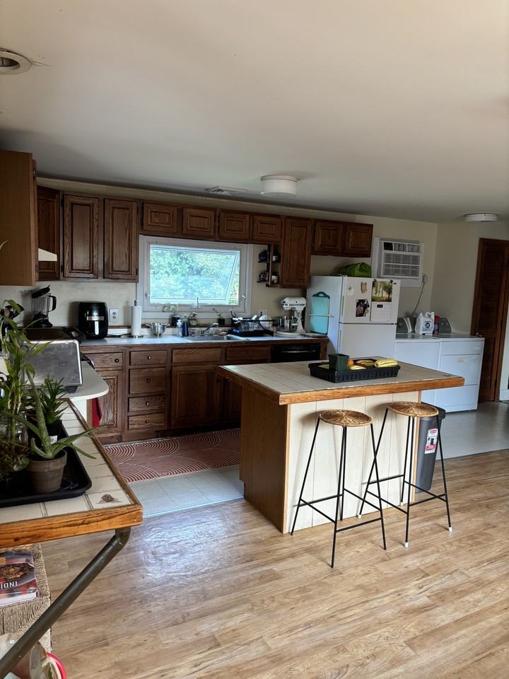 44 S Silver Ln #B - Photo 2 of 16