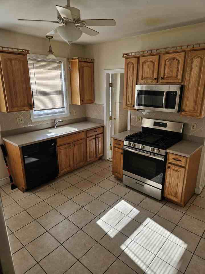 21 Hope St #01 - Photo 5 of 23