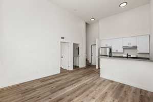 featured image of 321 S Berendo St