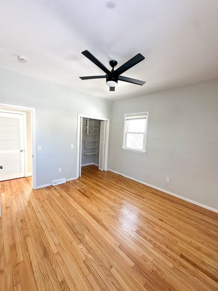 1559 Smith St #2 - Photo 3 of 10