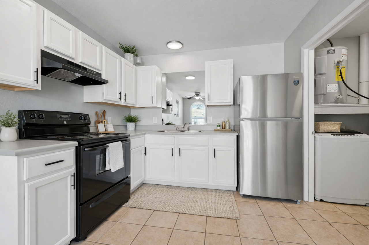 Emma Park Apartments - Photo 3 of 12