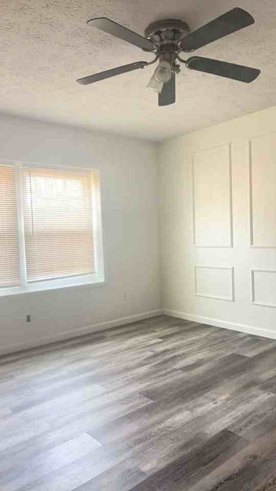 7622 Holly Grove Ct - Photo 3 of 29