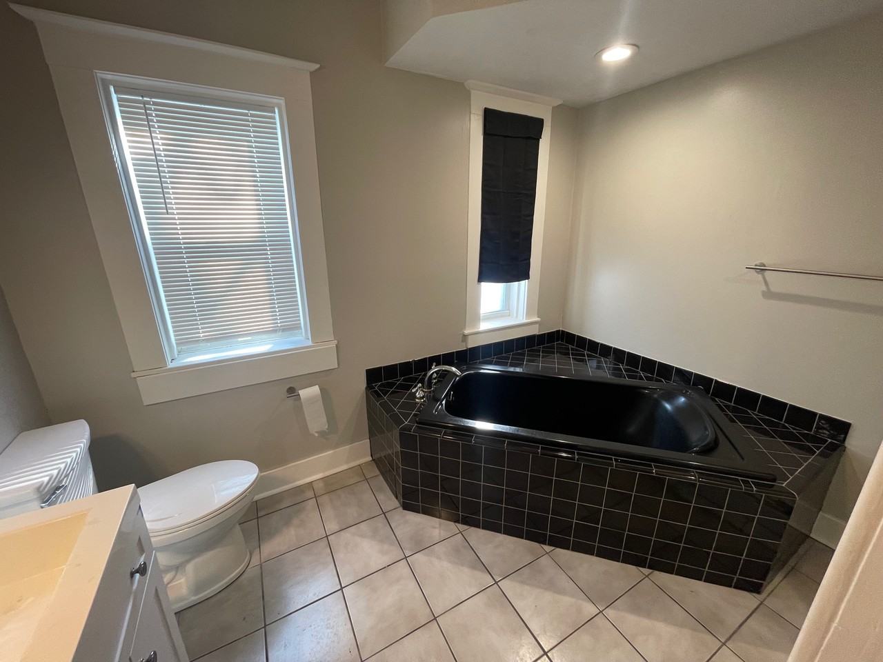 261 Henrietta St #3 - Photo 7 of 9