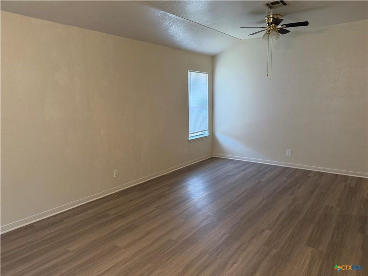 5106 Daybreak Dr - Photo 2 of 13