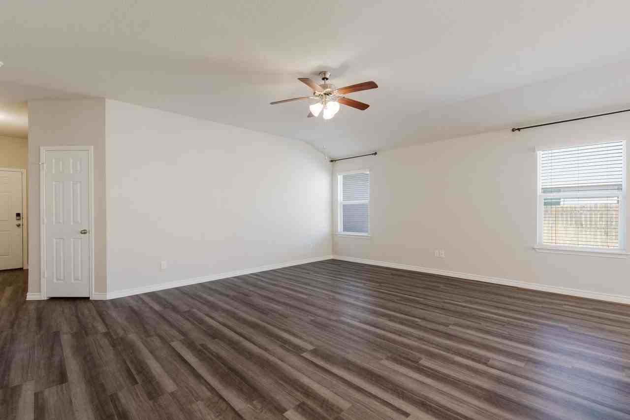 118 Ayla Marie Dr - Photo 5 of 19