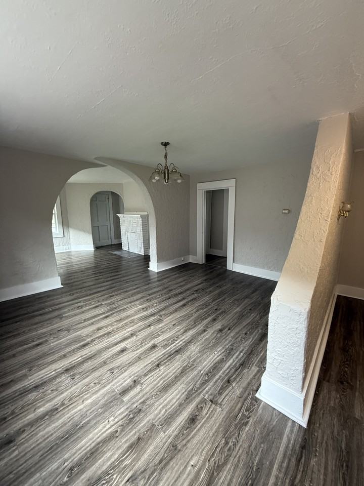 1317 11th St N #1 - Photo 3 of 10