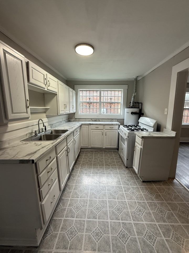 1317 11th St N #1 - Photo 4 of 10