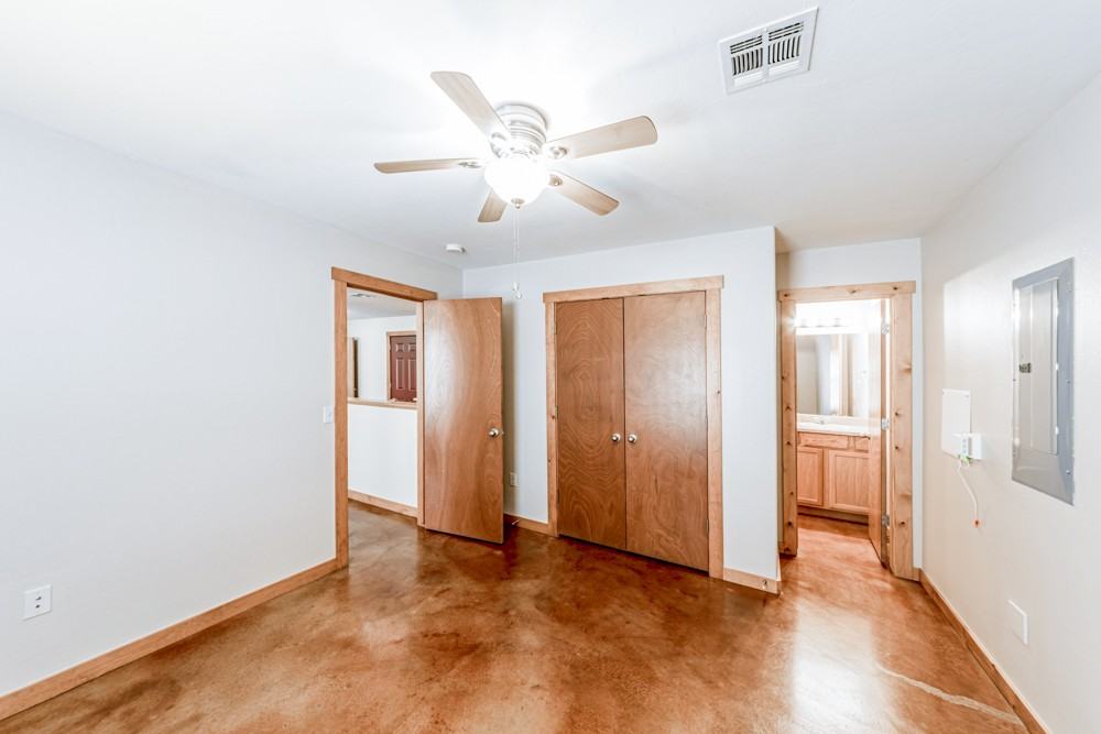 2405 W 58th St #1 - Photo 7 of 17