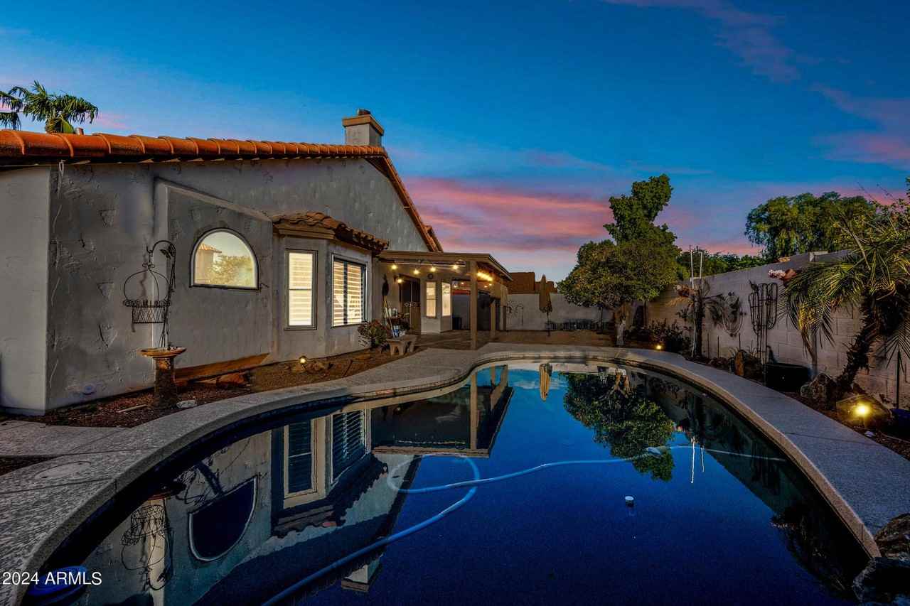 473 W Smoke Tree Rd #1 - Photo 3 of 30