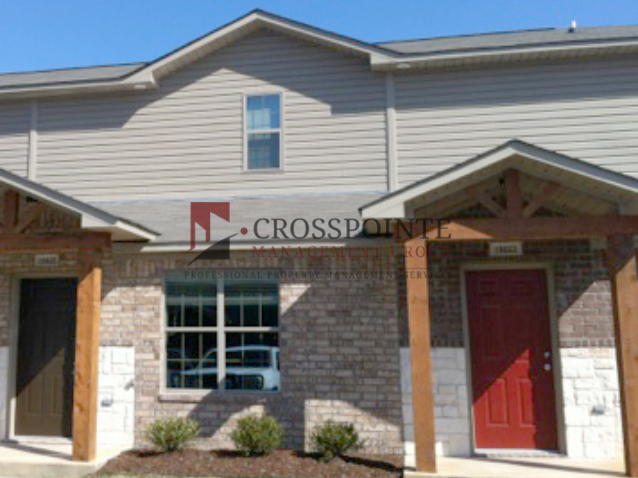 18035 Loring Ln - Photo 2 of 12