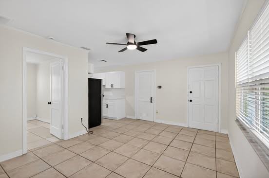 3709 W Gray St #2 - Photo 3 of 10