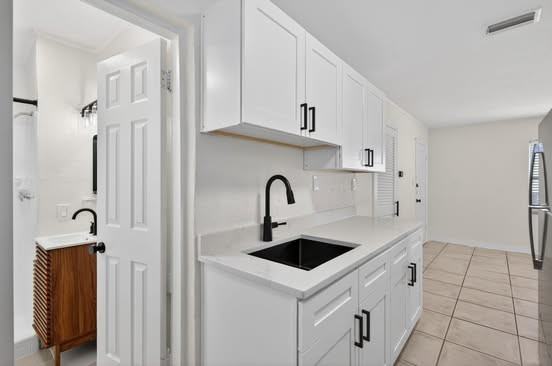 3709 W Gray St #2 - Photo 6 of 10