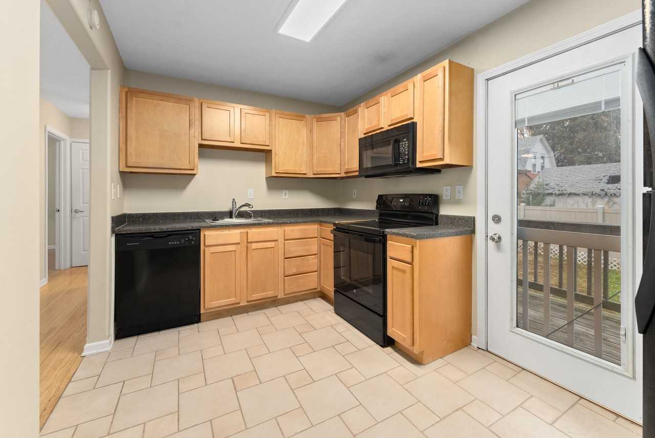 210 W 17th St #210 - Photo 4 of 29