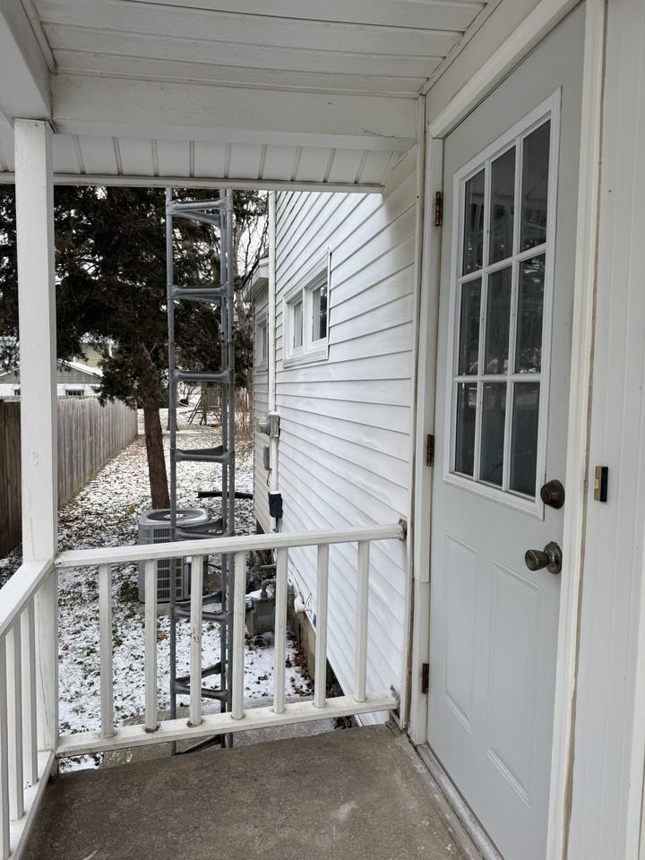 512 Monroe St #1 - Photo 2 of 9