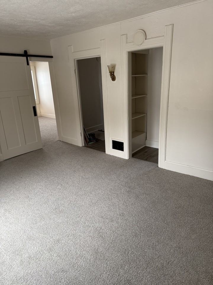 512 Monroe St #1 - Photo 4 of 9