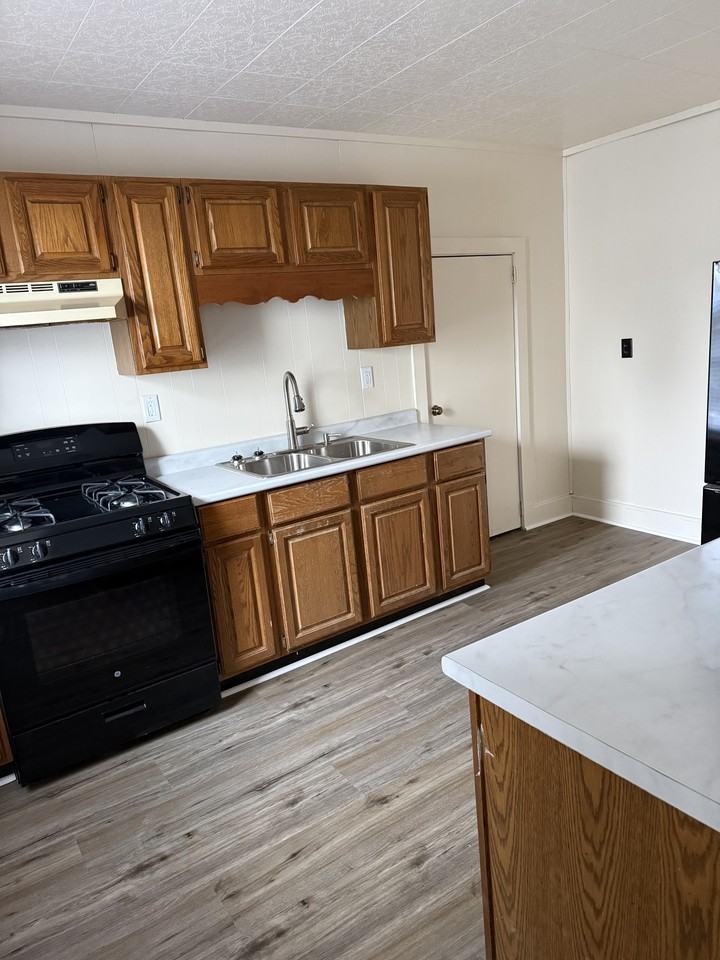 512 Monroe St #1 - Photo 5 of 9