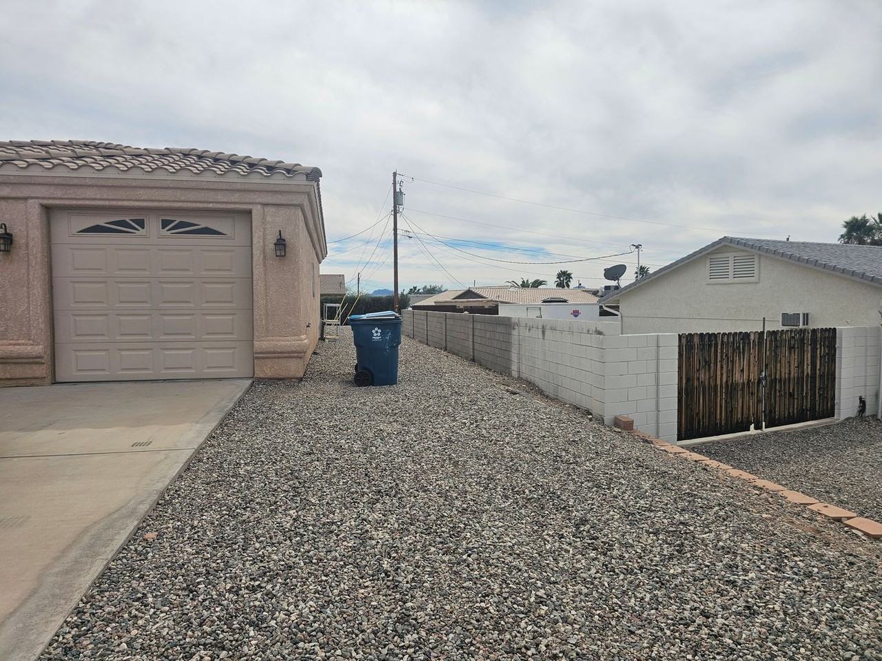 3990 Chemehuevi Blvd - Photo 3 of 25