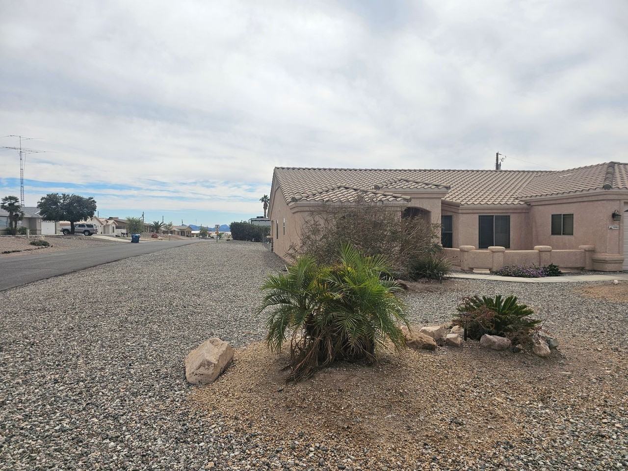 3990 Chemehuevi Blvd - Photo 4 of 25