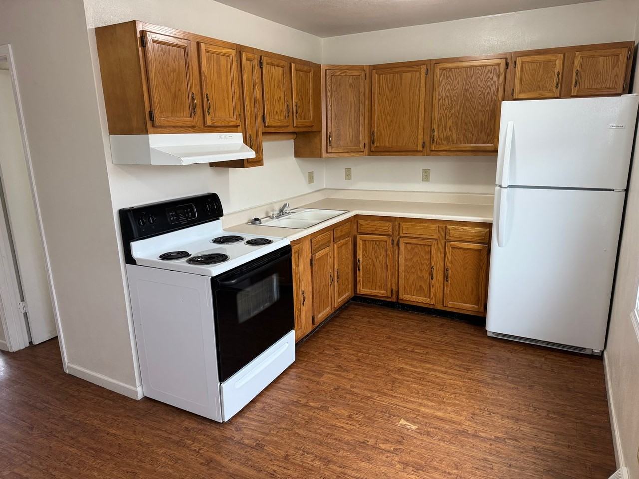 643 W 61st St - Photo 4 of 18