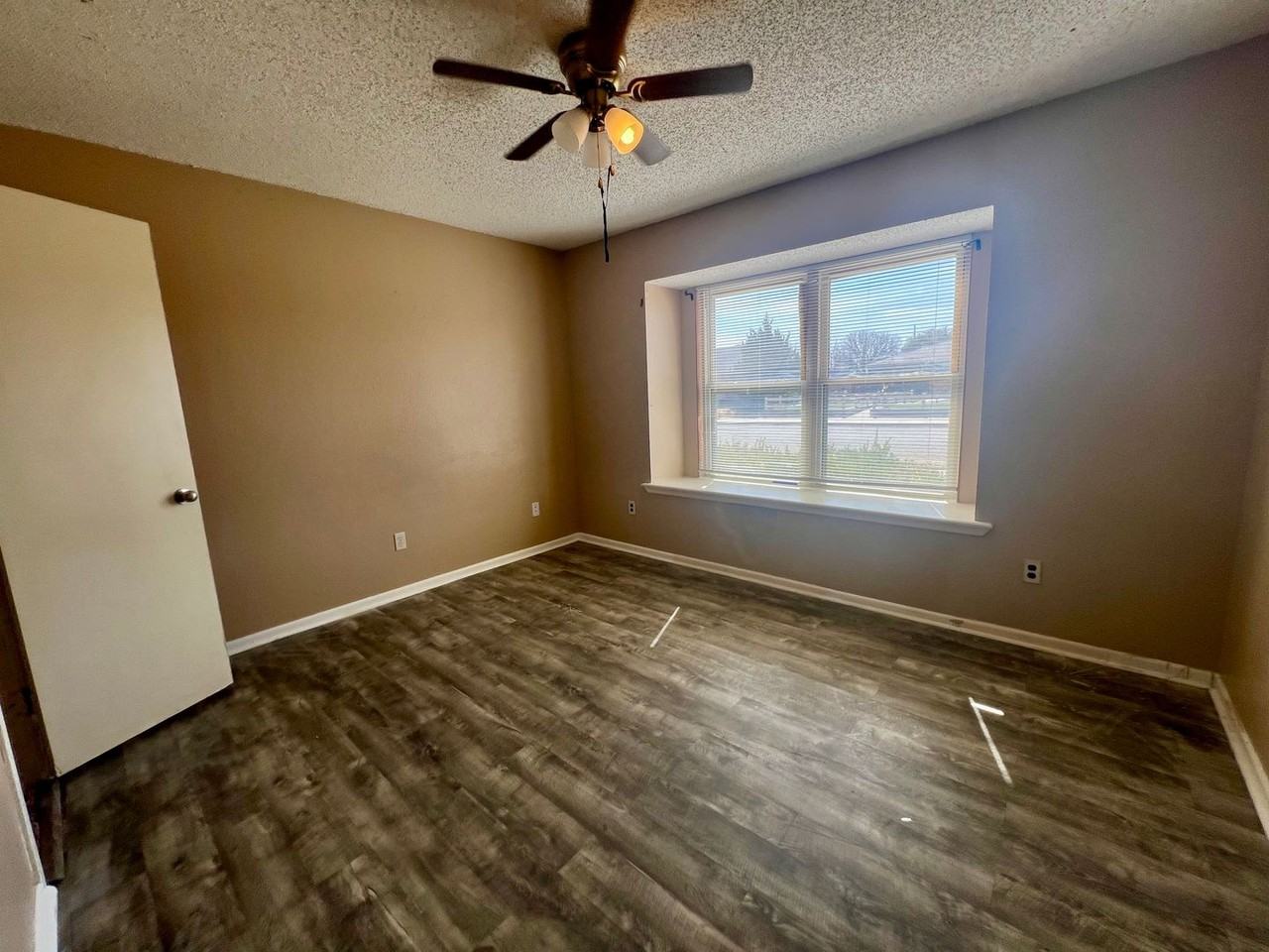 3506 103rd St - Photo 5 of 14