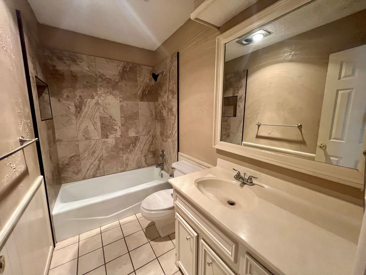 3506 103rd St - Photo 6 of 14