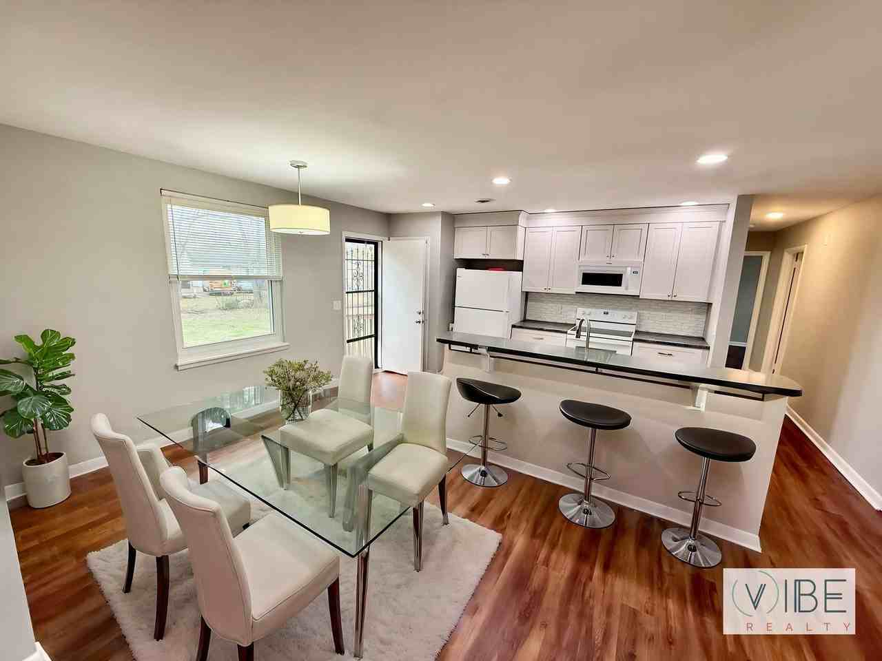 5120 Manorwood Ct - Photo 3 of 21