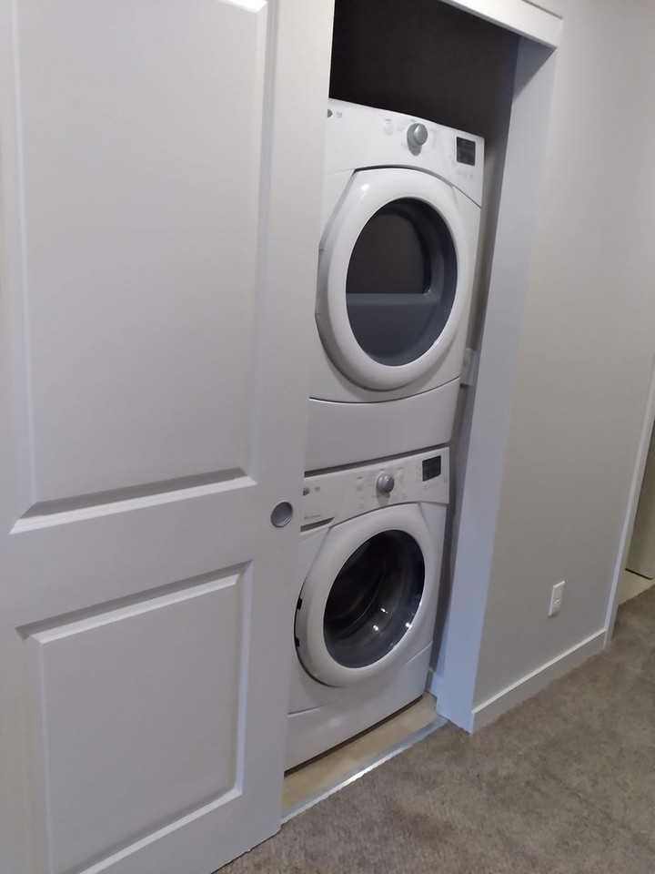 1607 Apartments - Photo 5 of 11