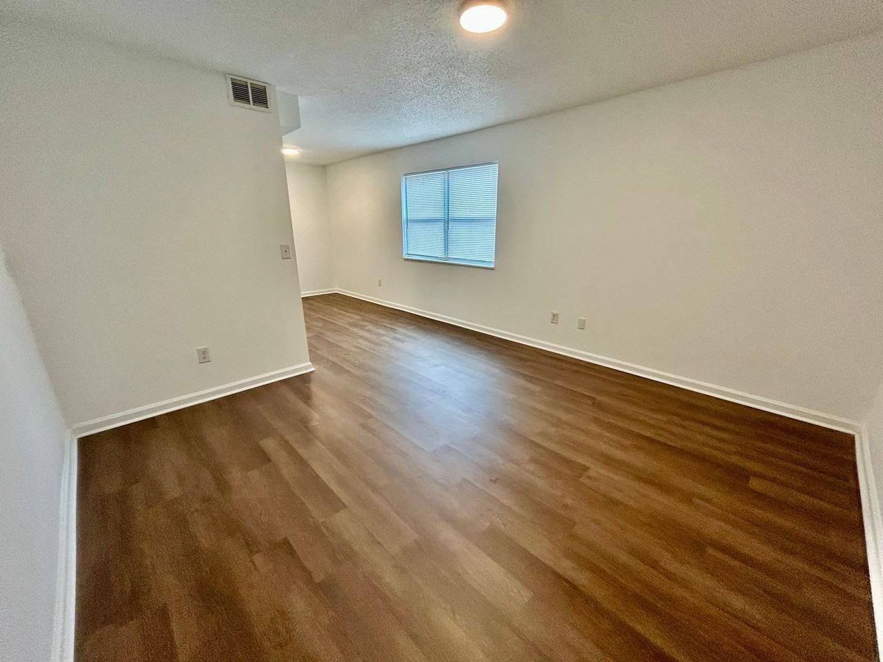 200 N Hill N Dale St #634 - Photo 4 of 12