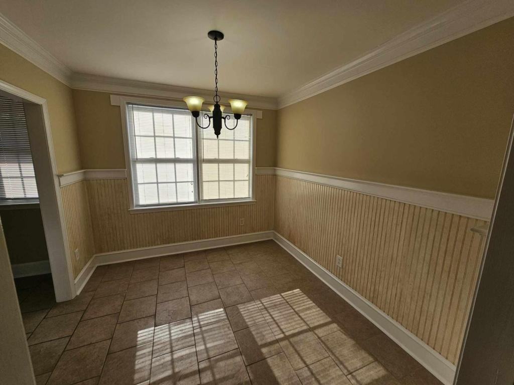 133 Auburn Ave - Photo 3 of 8