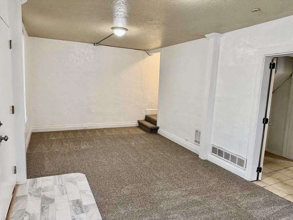 1450 Clark Dr - Photo 2 of 17