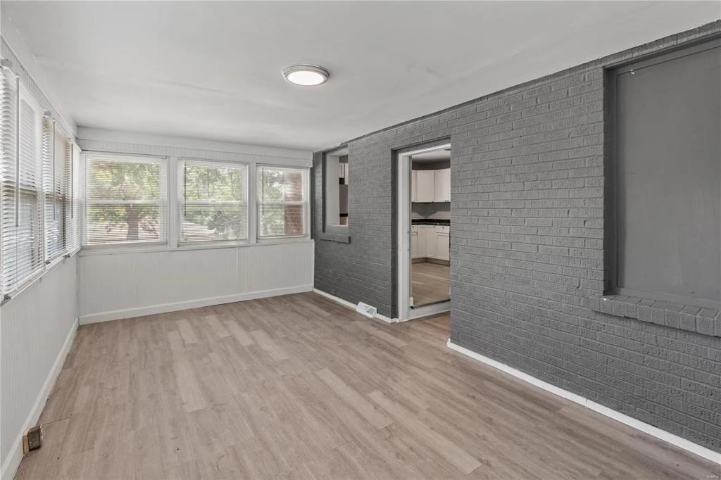 7125 Farley Ave - Photo 4 of 11