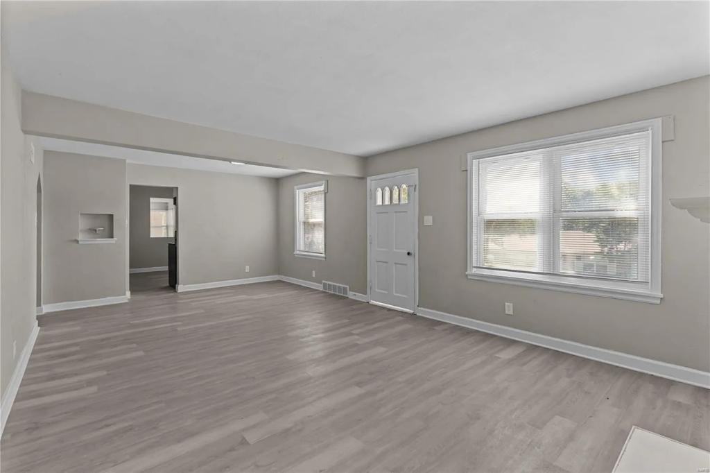 7125 Farley Ave - Photo 7 of 11