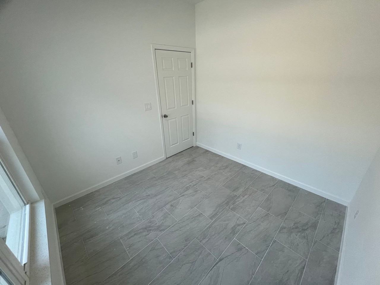 1903 W 17th St - Photo 5 of 26