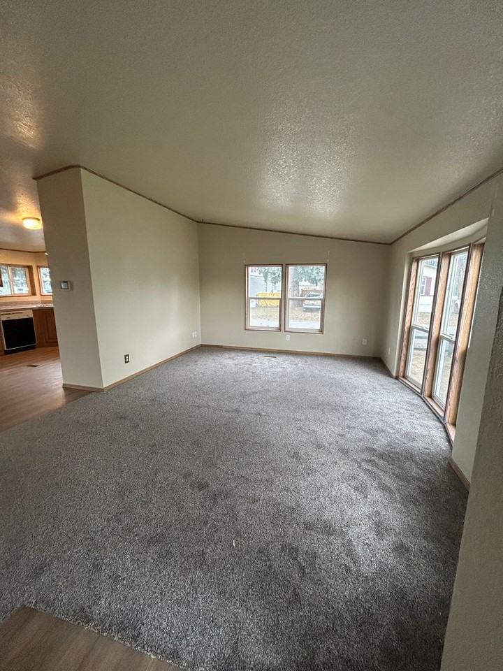 8951 N Runkle Rd - Photo 3 of 18