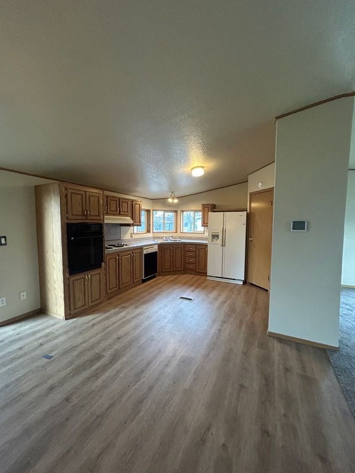 8951 N Runkle Rd - Photo 6 of 18