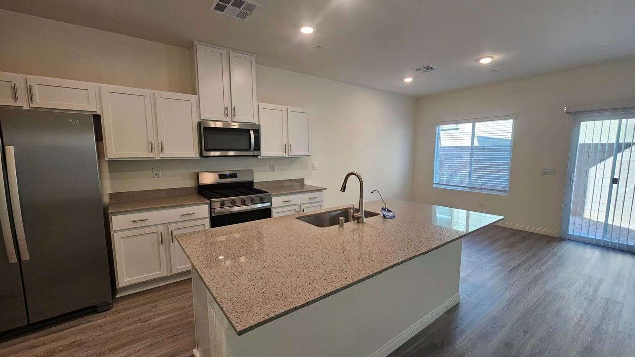 9986 Ullom Dr - Photo 3 of 22
