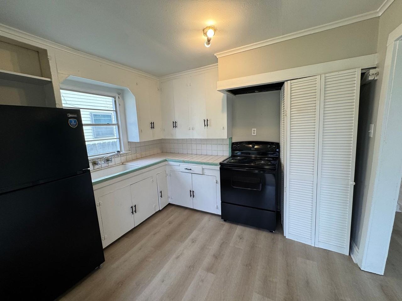 701 Whittington St - Photo 6 of 14