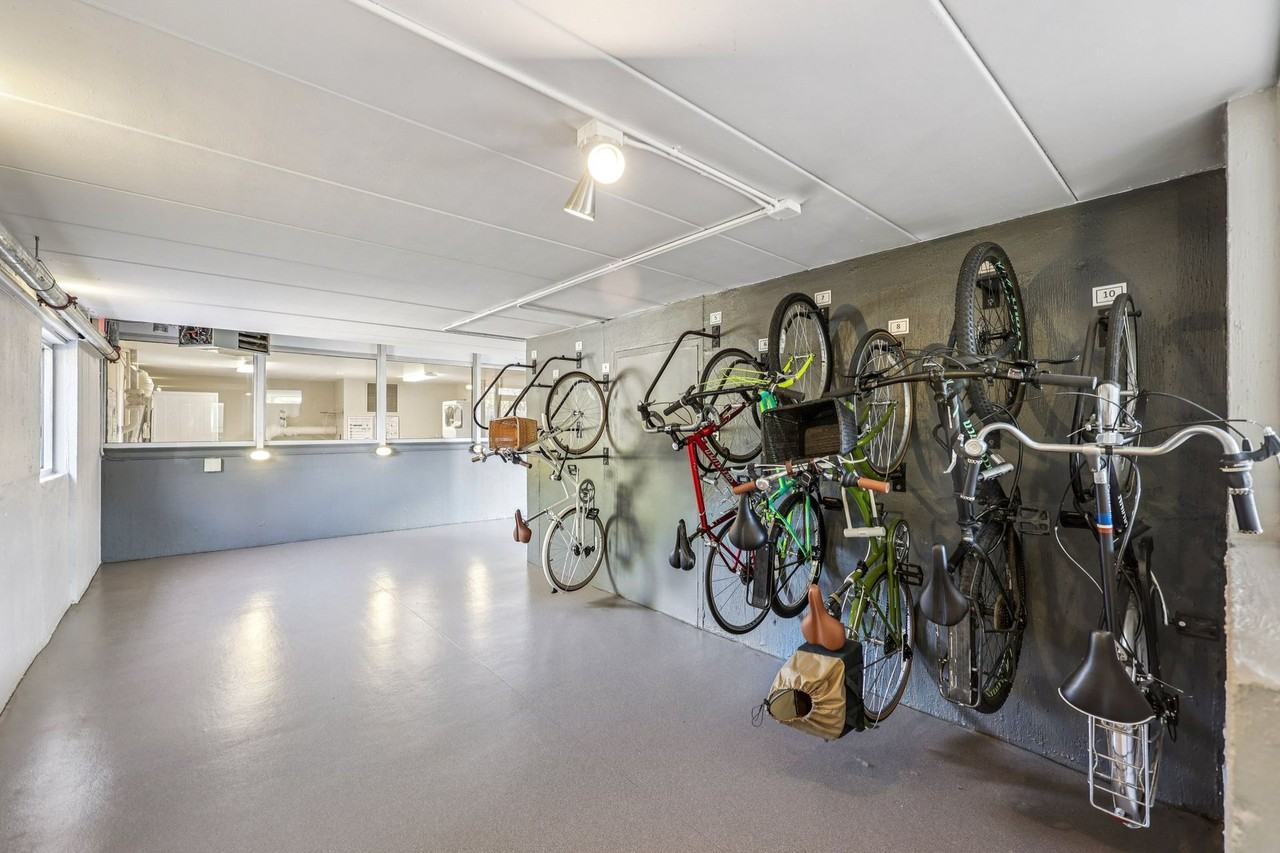 Thornton Place Apartments - Photo 4 of 19